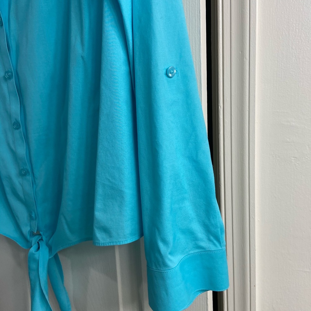 Button down blouse. - Picture 4 of 5